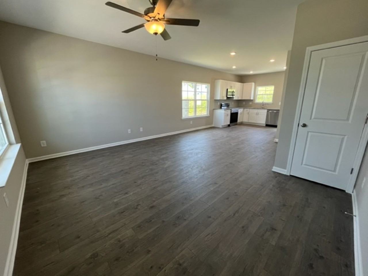 224 Tara Ct - Photo 2 of 17