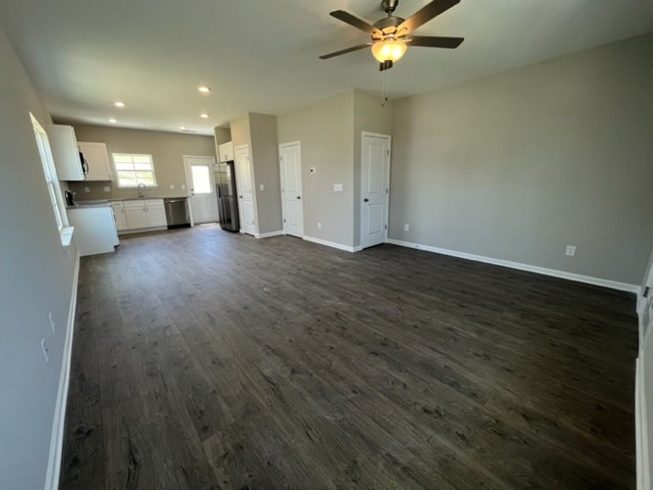 224 Tara Ct - Photo 3 of 17