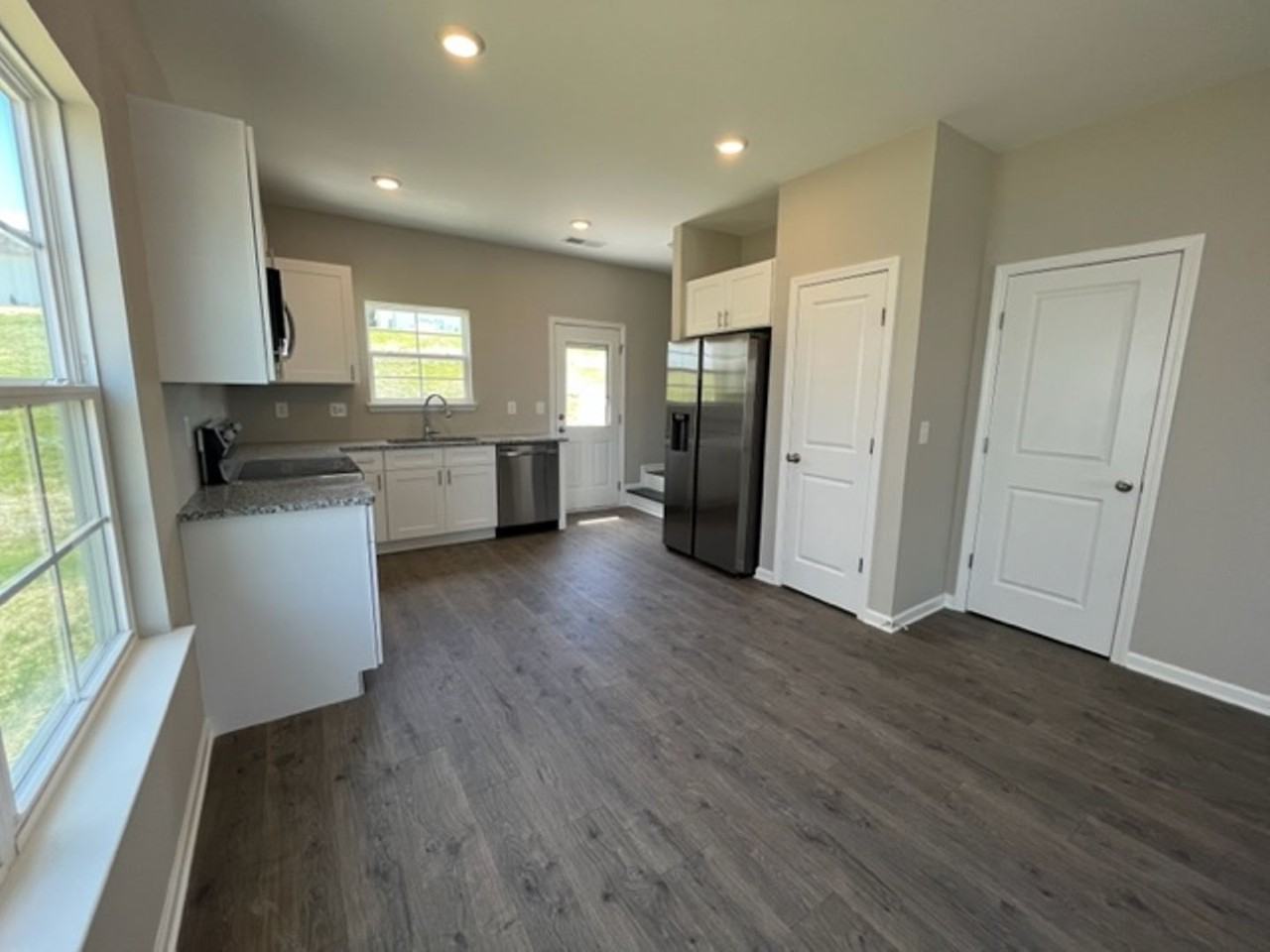 224 Tara Ct - Photo 6 of 17