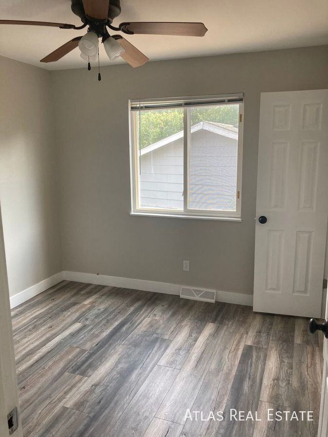 209 21st Avenue Ct - Photo 5 of 17