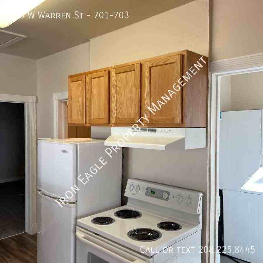 703 W Warren St #701-703 - Photo 5 of 13