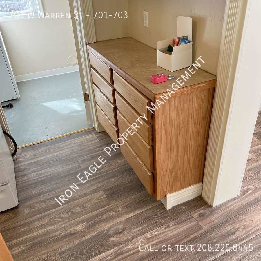 703 W Warren St #701-703 - Photo 6 of 13