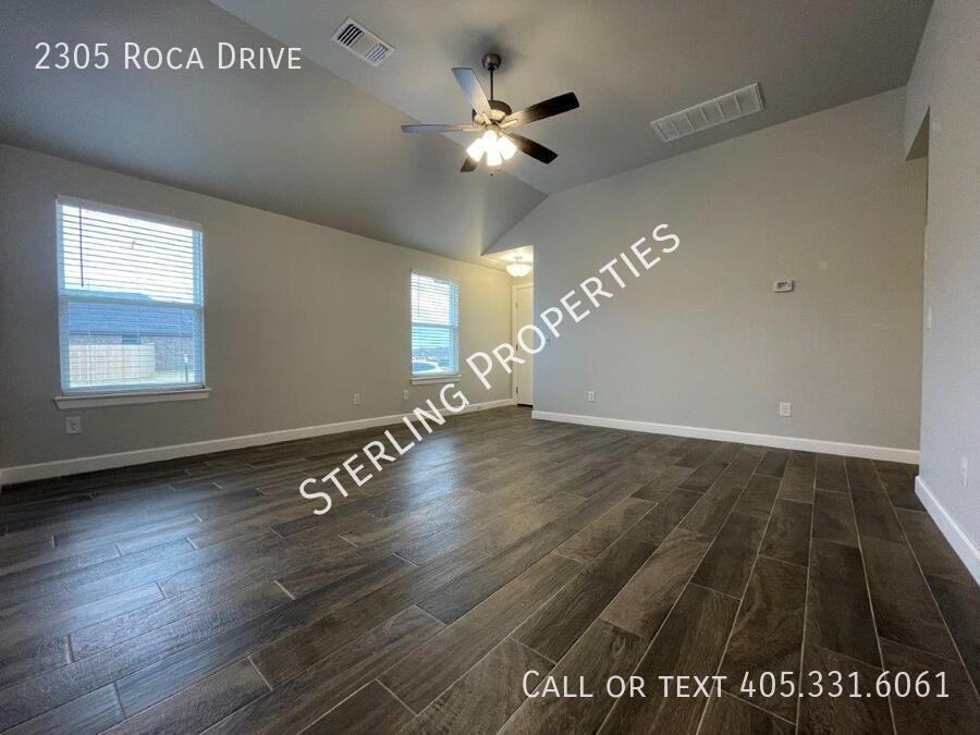 2305 Roca Dr - Photo 3 of 18