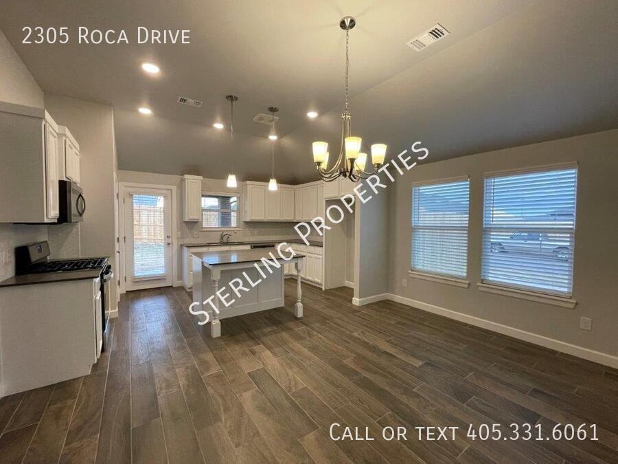 2305 Roca Dr - Photo 6 of 18