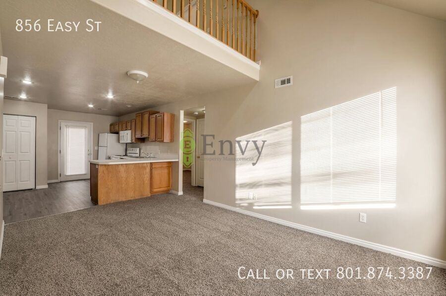 856 Easy St - Photo 3 of 15
