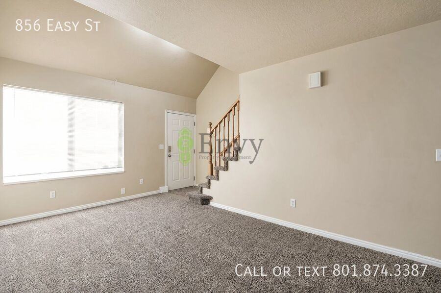 856 Easy St - Photo 4 of 15