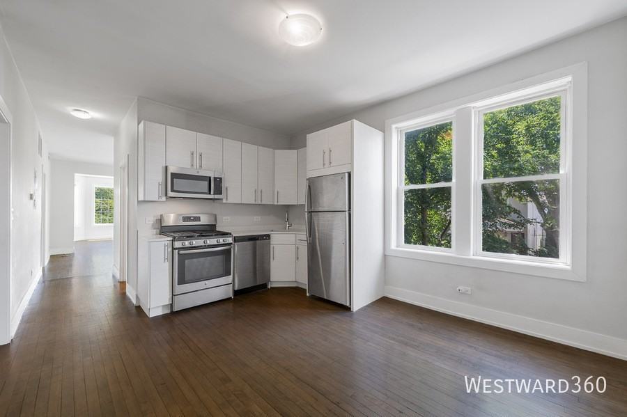 3656 W Shakespeare Ave #2F - Photo 3 of 17