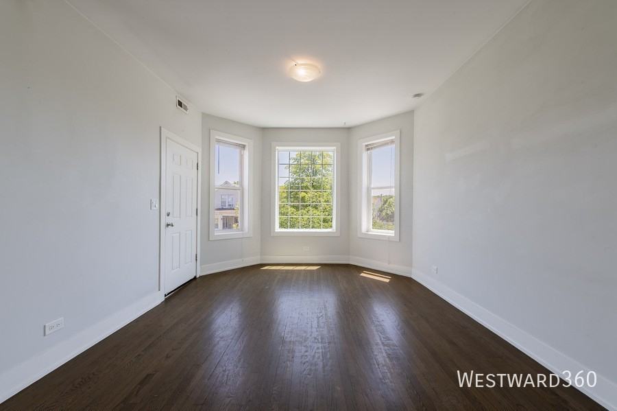 3656 W Shakespeare Ave #2F - Photo 7 of 17