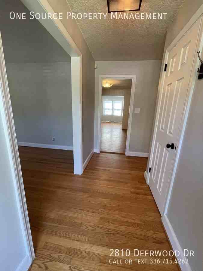 2810 Deerwood Dr - Photo 3 of 23