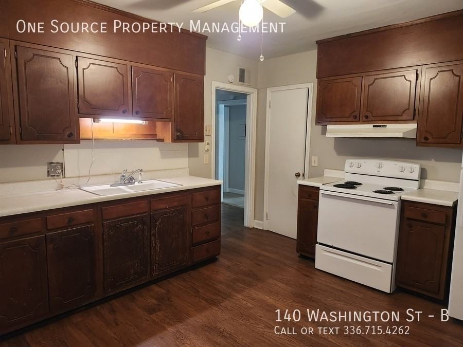 140 Washington St #B - Photo 3 of 10