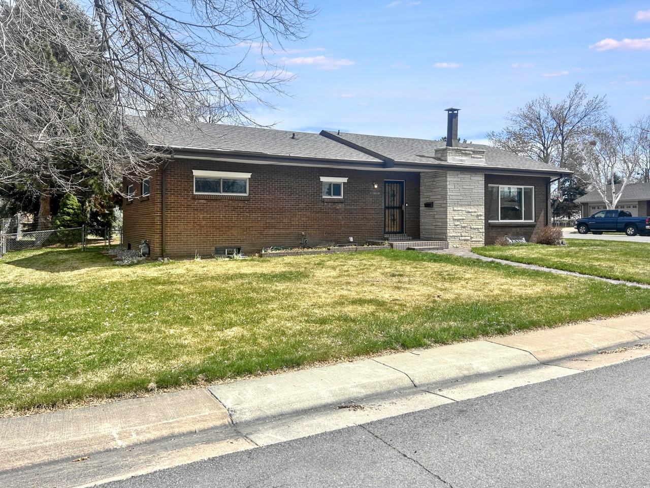 5960 S Logan Ct - Photo 4 of 39