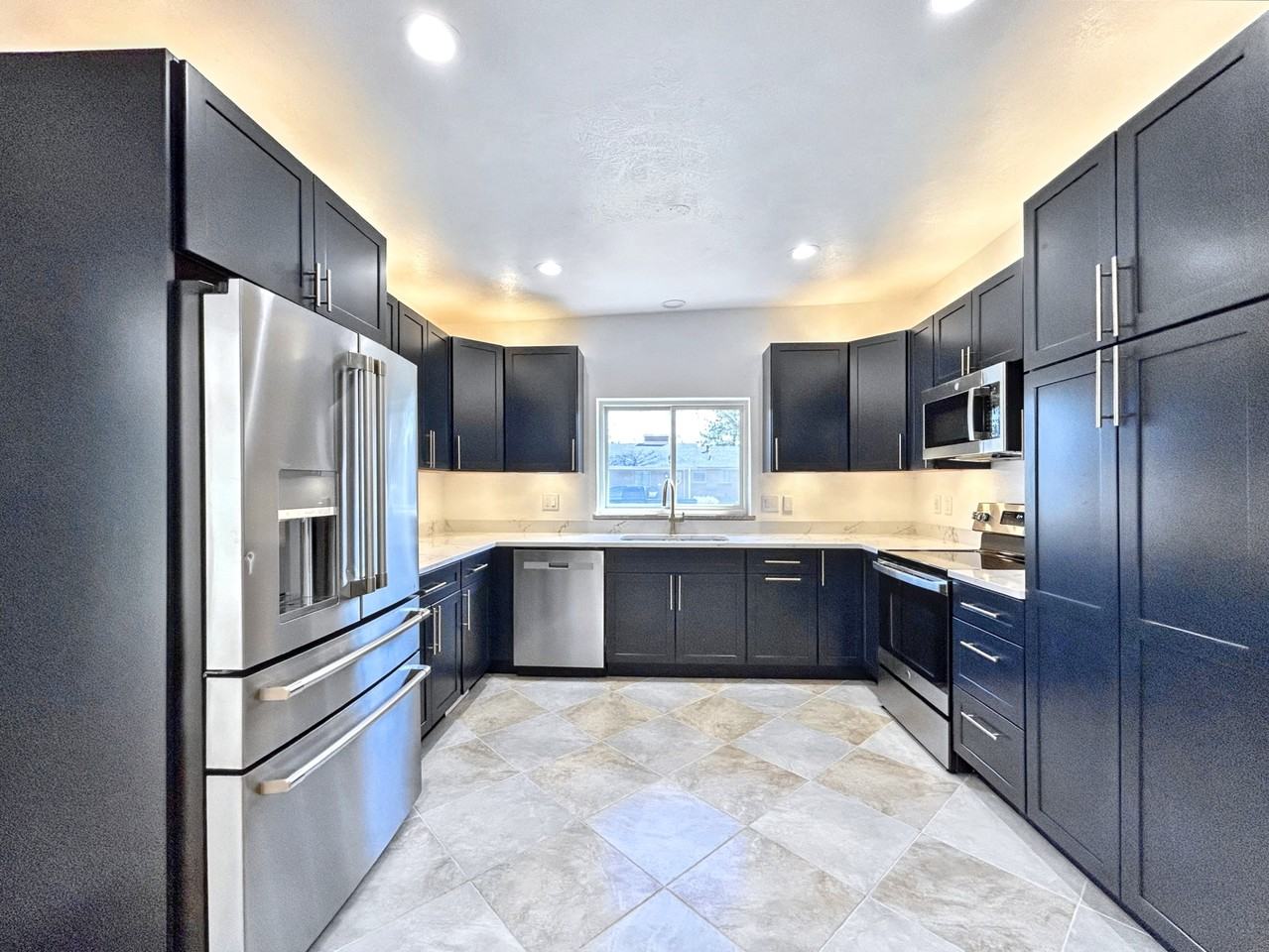 5960 S Logan Ct - Photo 5 of 39