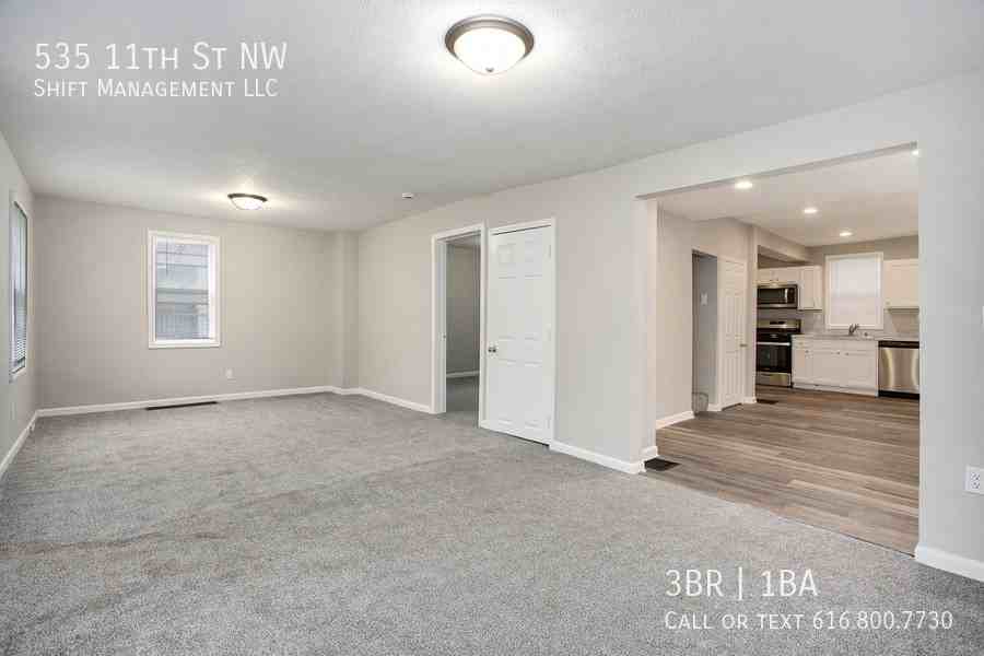 535 11th St Nw - Photo 2 of 10