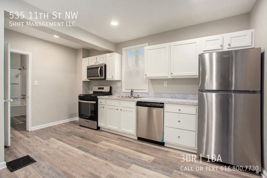535 11th St Nw - Photo 3 of 10