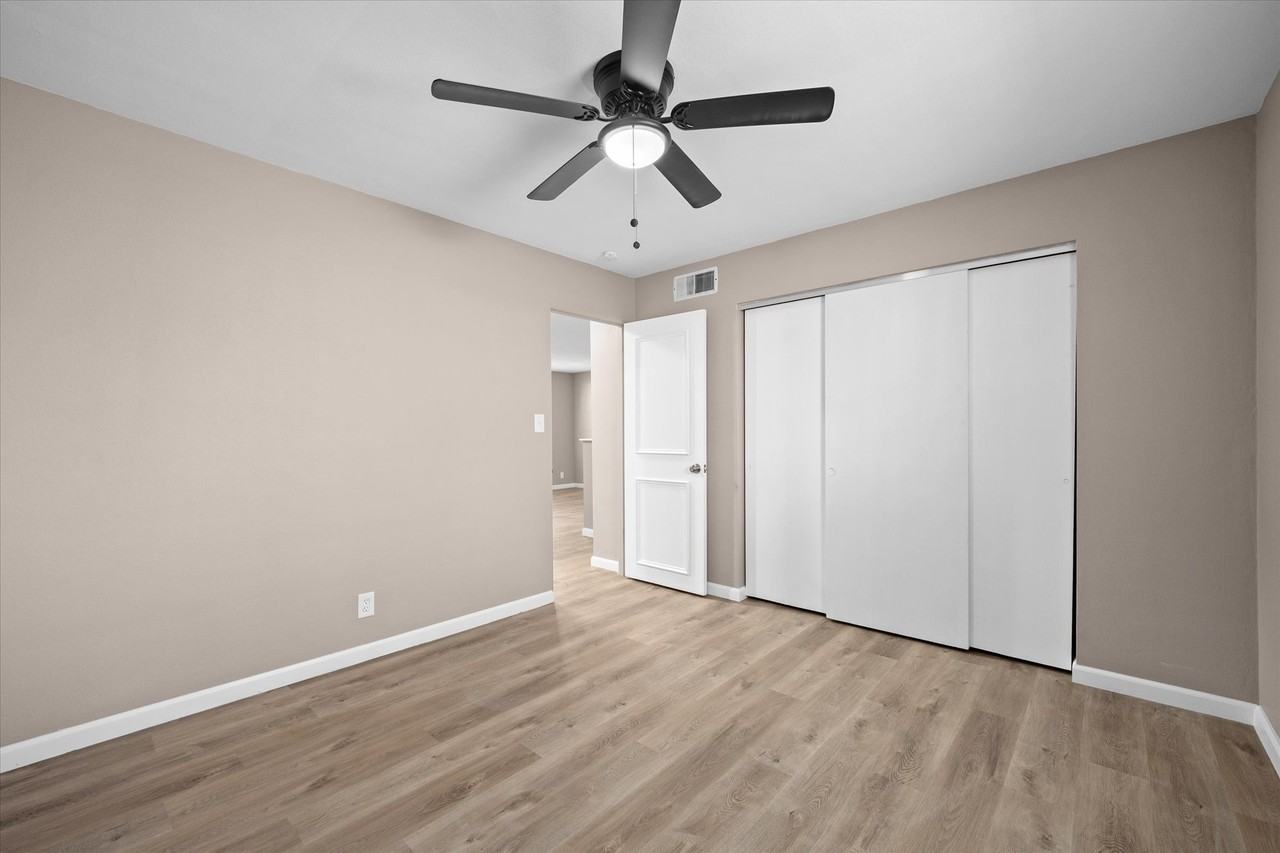 22 Manor Dr #2 - Photo 6 of 9
