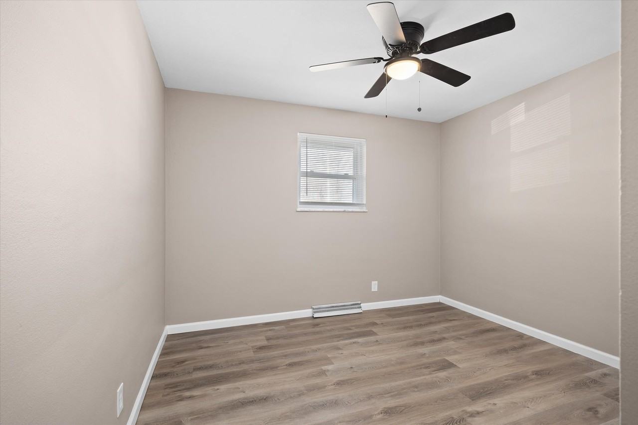 6 Manor Dr #2 - Photo 6 of 11