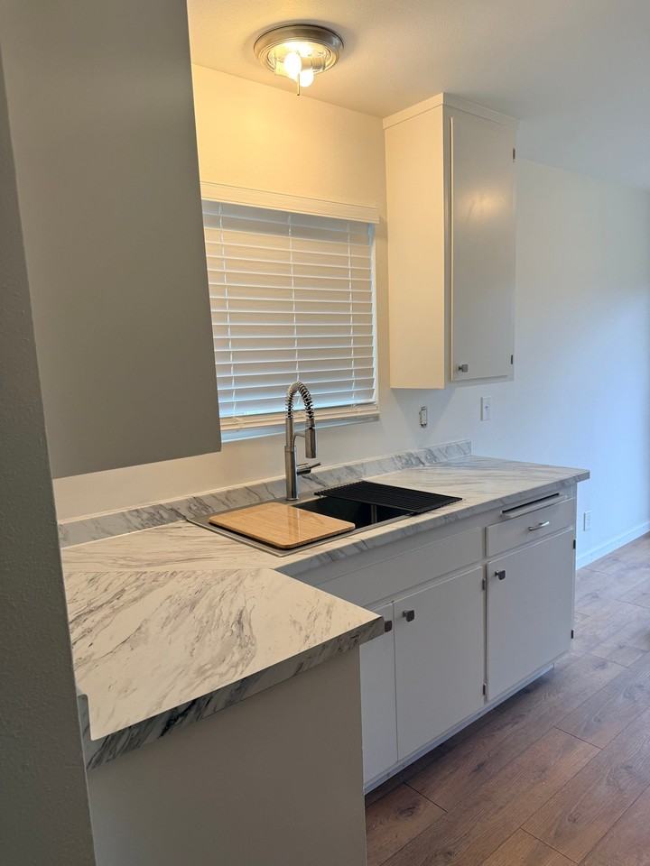 4371 Hoen Ave - Photo 4 of 13