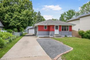 2715 Kirkwood Ln N - Photo 1 of 1