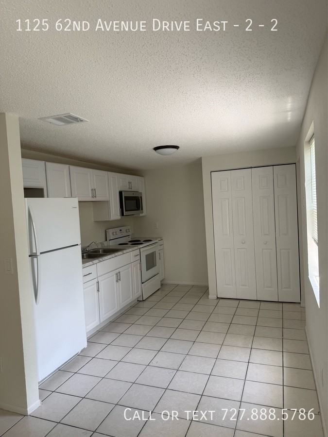 1125 62nd Avenue Dr E #2 - Photo 6 of 37