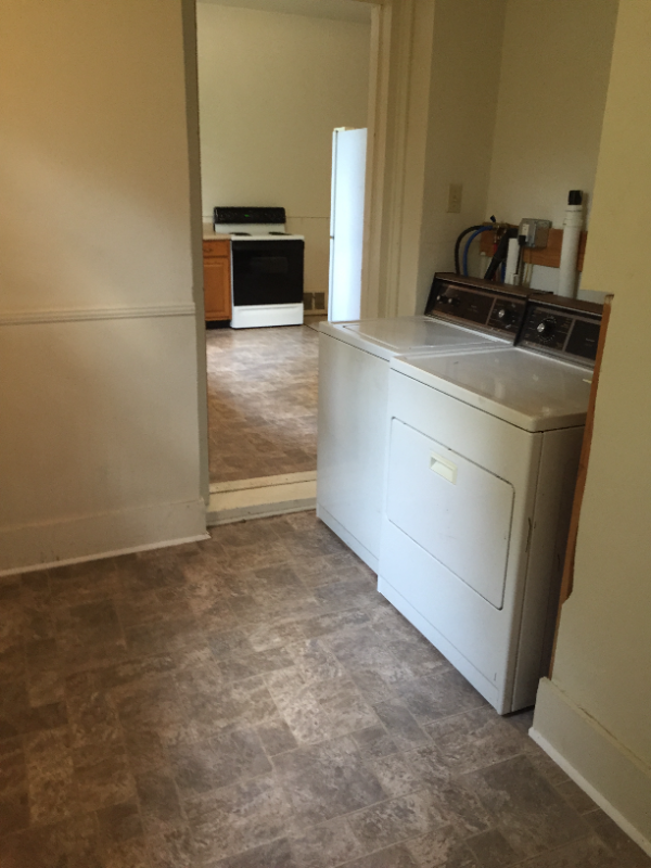 241 N Thomas St #1B - Photo 7 of 10
