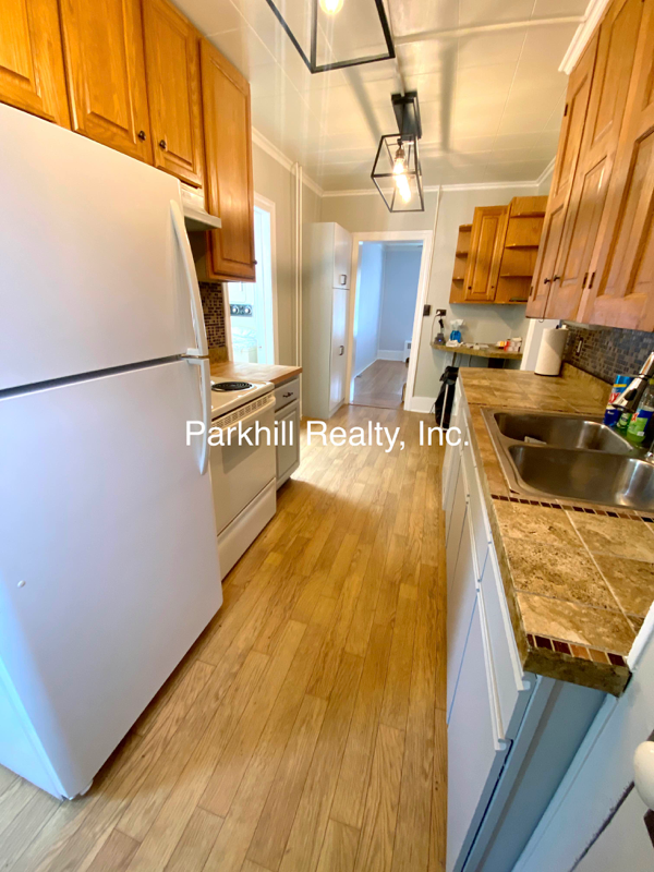 641 George St - Photo 5 of 13