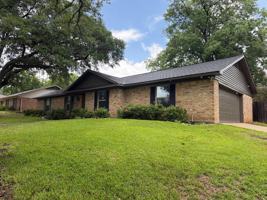 featured image of 3424 Glendale Dr