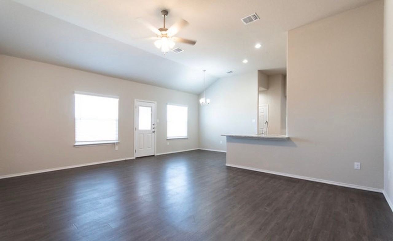 617 Grayson Ln - Photo 2 of 9