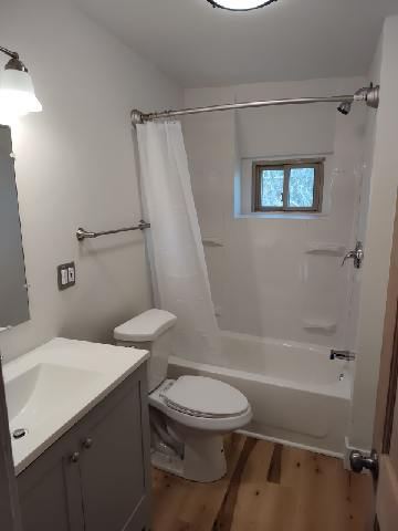 918 7th Ave - Photo 2 of 4