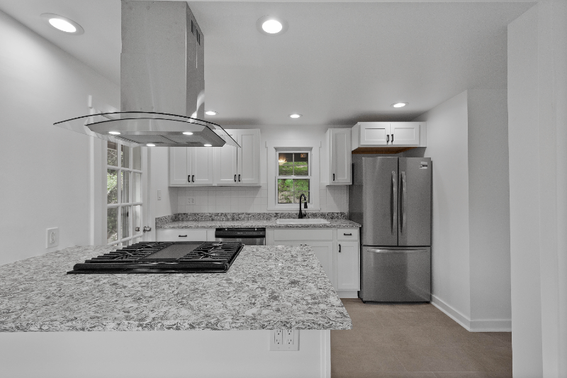 1454 Elizabeth Blvd - Photo 2 of 15