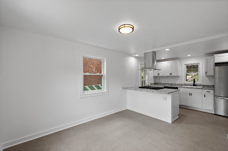 1454 Elizabeth Blvd - Photo 4 of 15