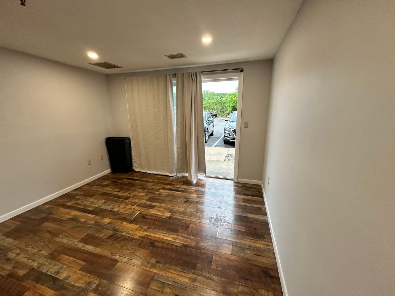 45 Christopher Dr #107 - Photo 3 of 11