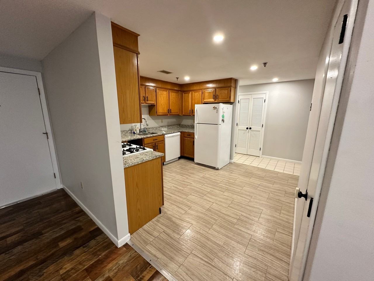 45 Christopher Dr #107 - Photo 4 of 11