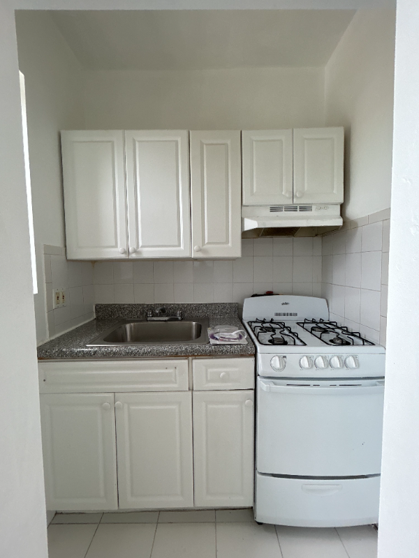 35 Kensington Ave #E2 - Photo 4 of 8