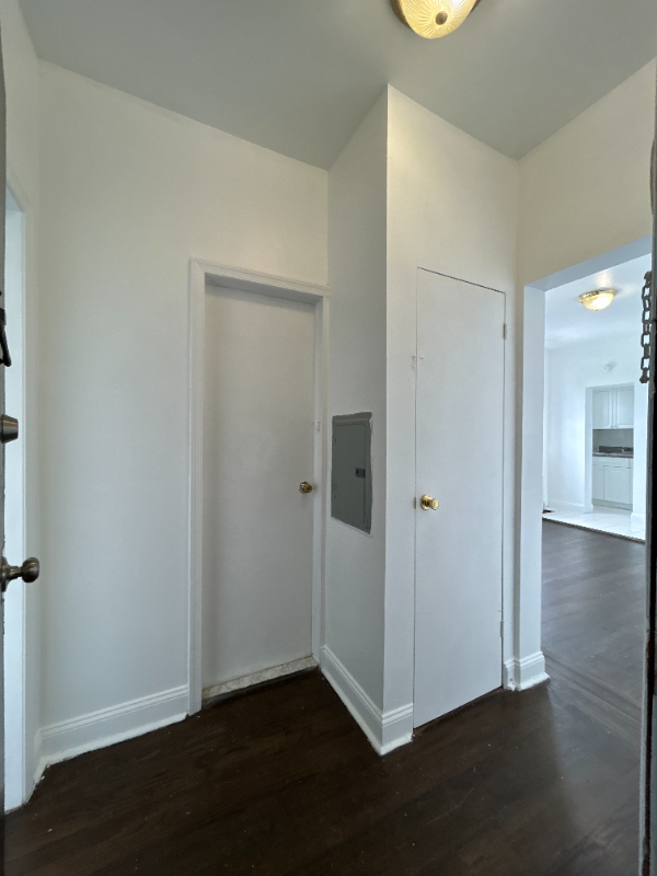 35 Kensington Ave #E2 - Photo 7 of 8