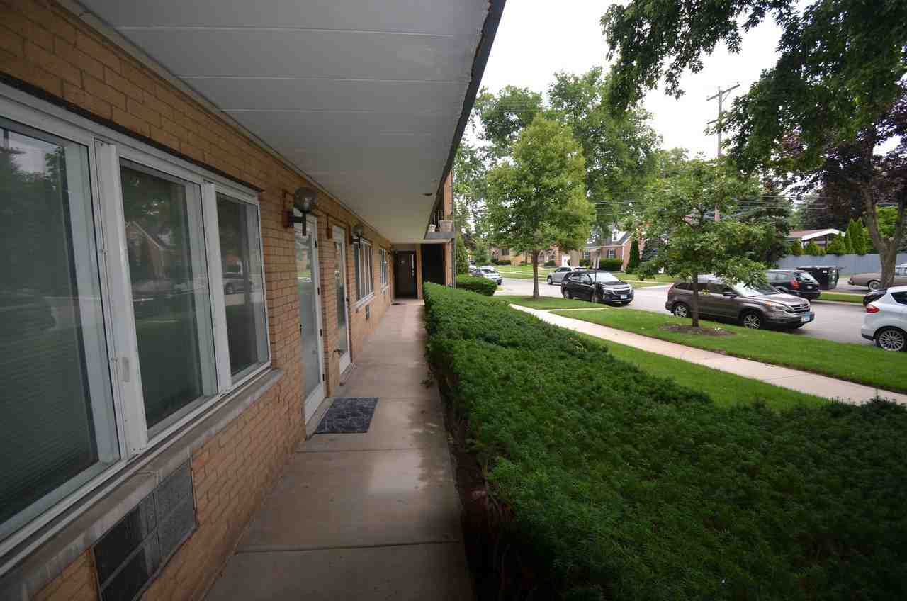 2032 Linden Ave #A - Photo 2 of 18