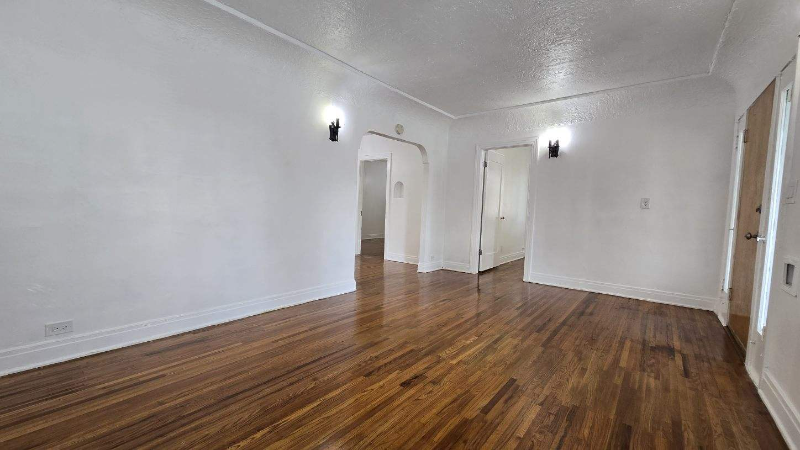 243 W Walnut Ave - Photo 2 of 18