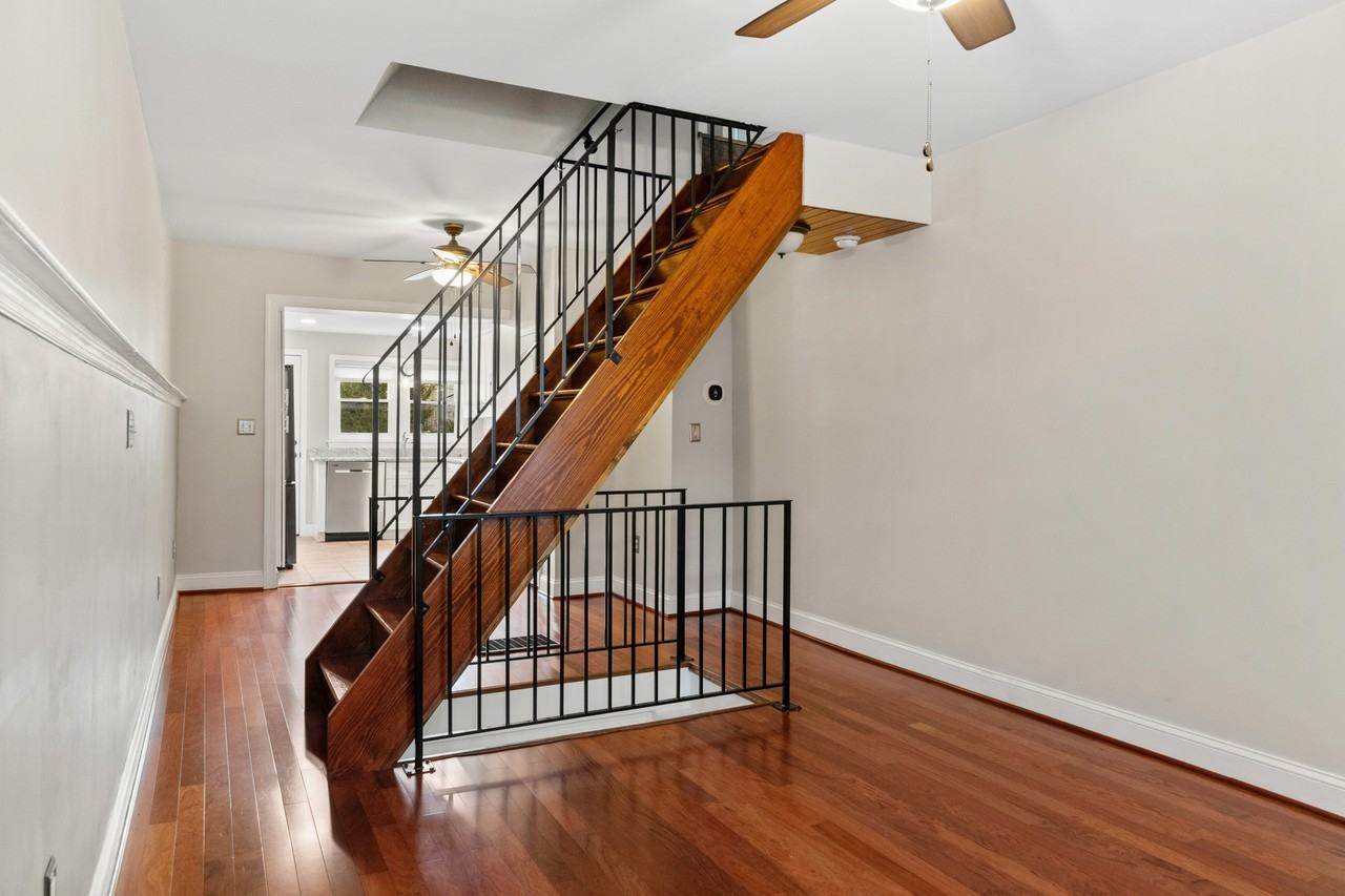 1524 E Clement St - Photo 2 of 21