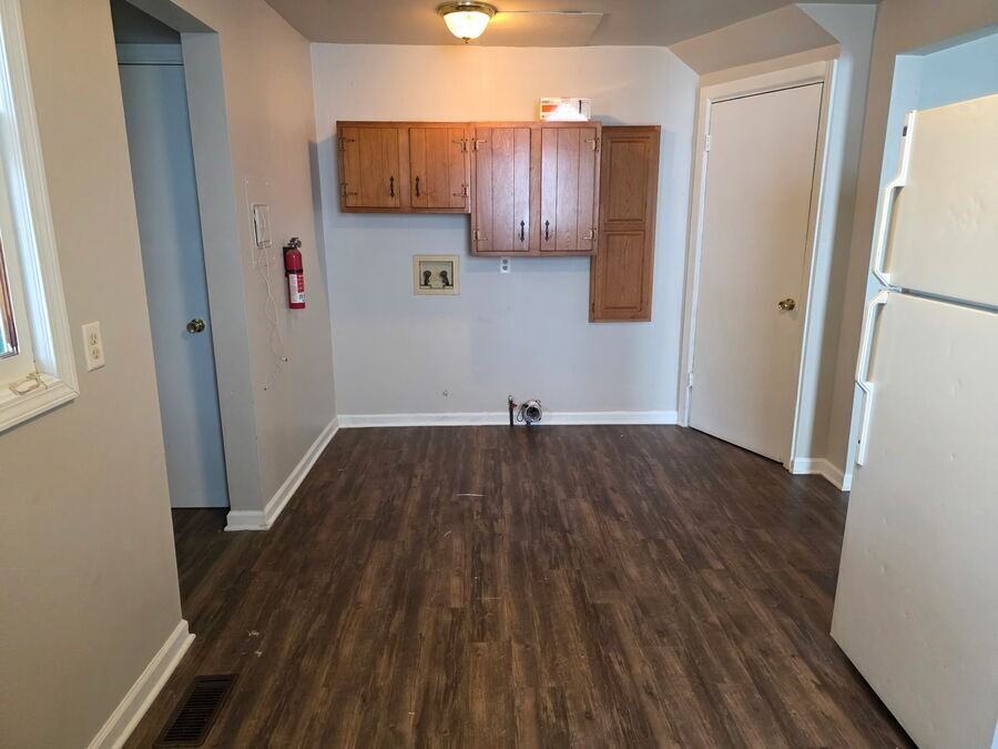 270 E Washington St - Photo 4 of 8