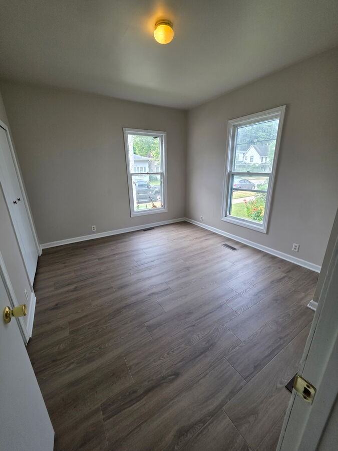 270 E Washington St - Photo 5 of 8