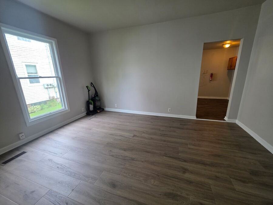 270 E Washington St - Photo 6 of 8