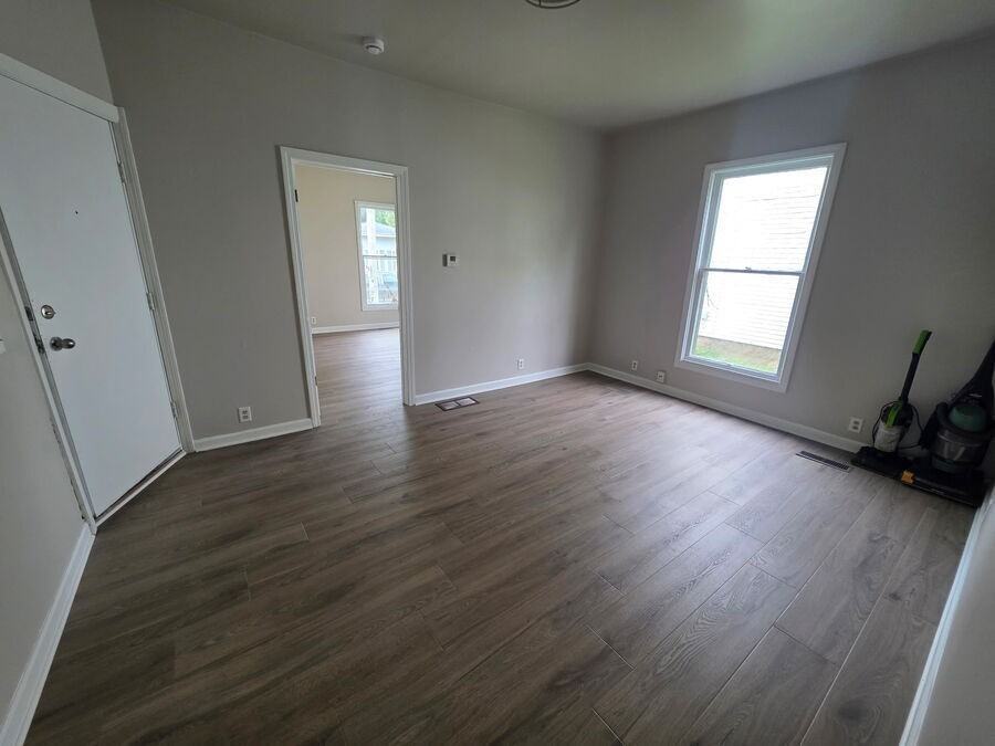 270 E Washington St - Photo 7 of 8