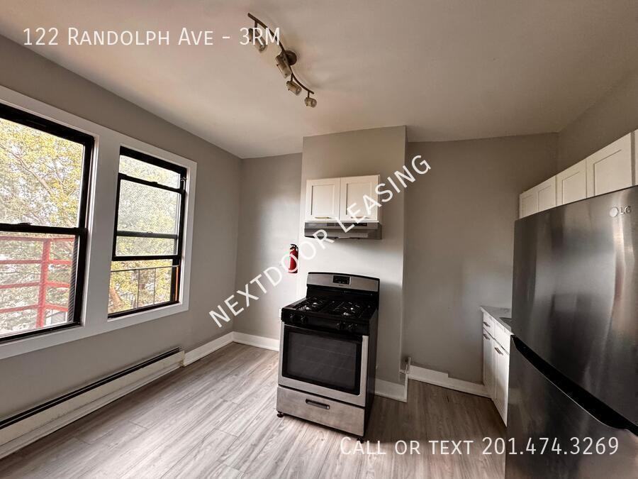 122 Randolph Ave #3RM - Photo 2 of 7