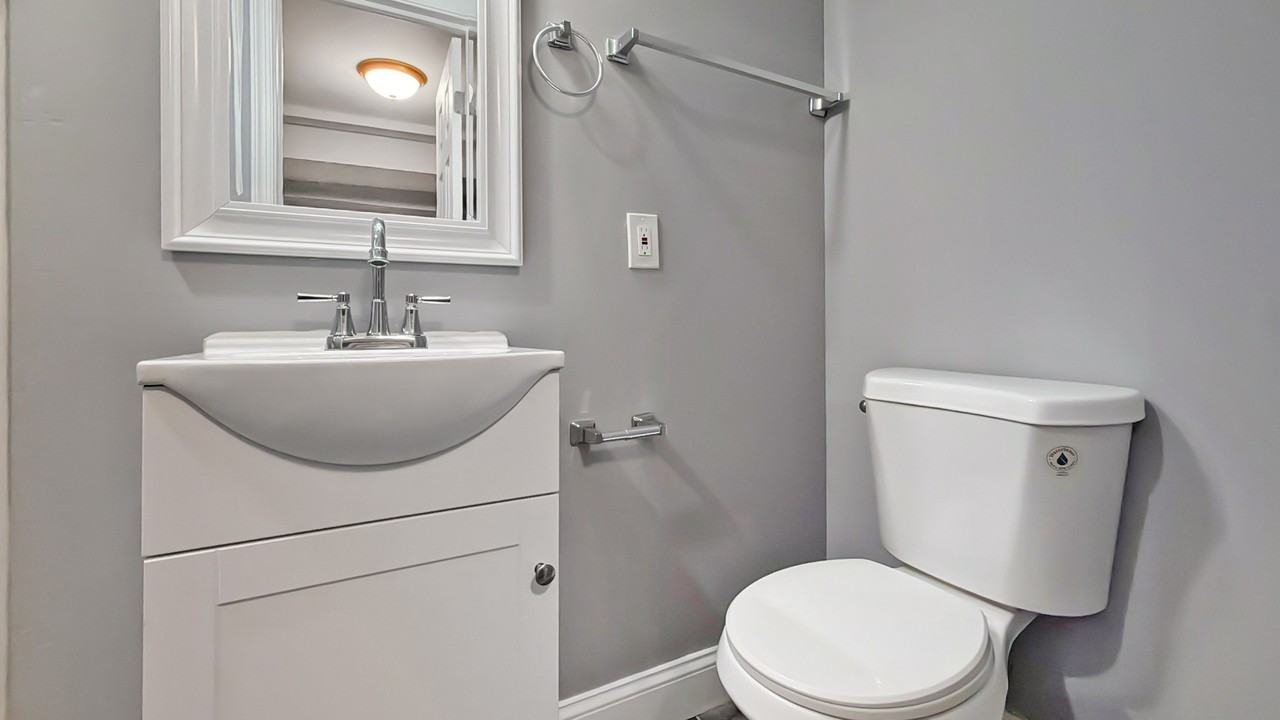 2428 Brentwood Ave - Photo 5 of 25