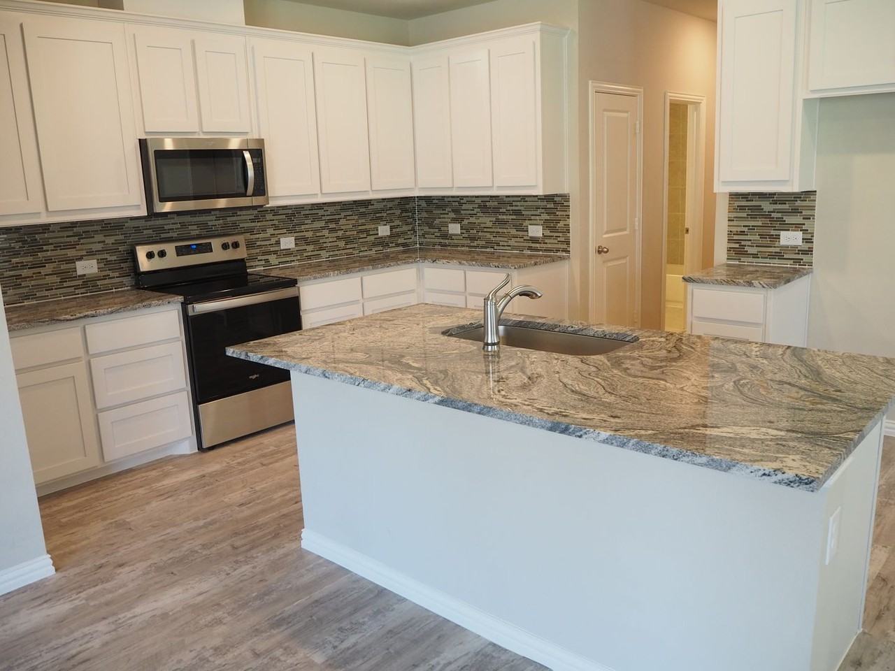 3117 Solana Cir - Photo 3 of 23