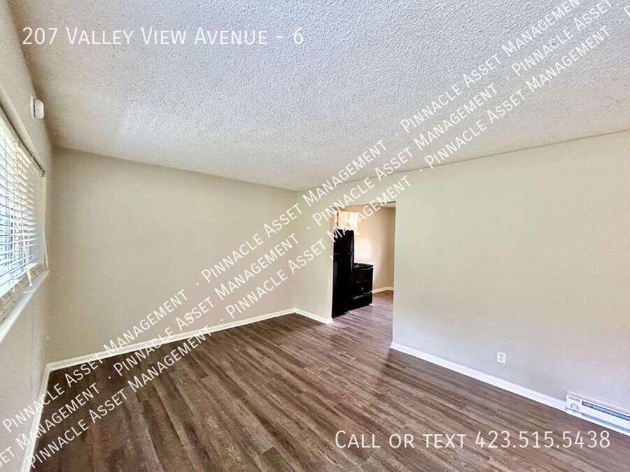 207 Valley View Ave #6 - Photo 2 of 9