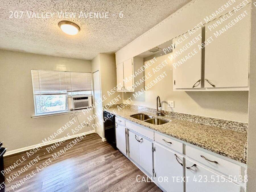 207 Valley View Ave #6 - Photo 4 of 9
