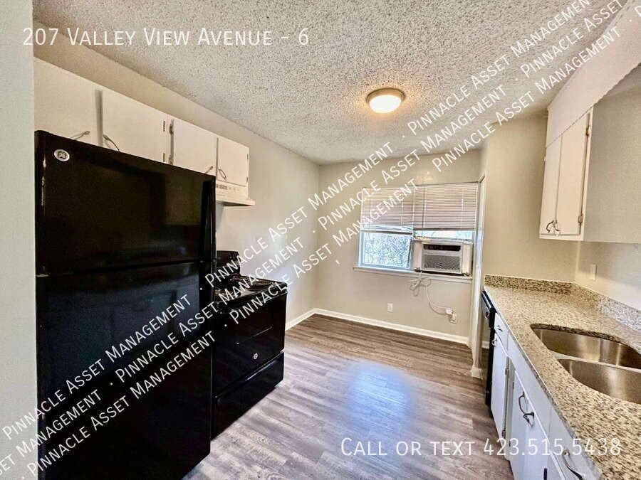 207 Valley View Ave #6 - Photo 5 of 9