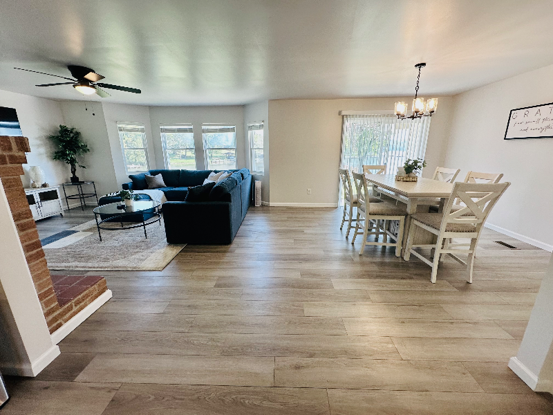 2041 Linwood Cir - Photo 5 of 20