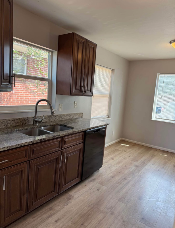 2357 Elmira St - Photo 2 of 15