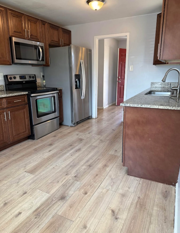 2357 Elmira St - Photo 4 of 15